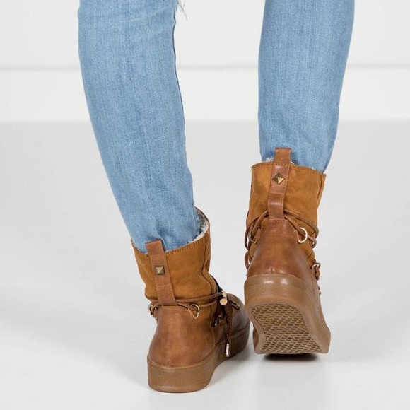 ALPINE BOOTS👢 - Picture 7 of 10